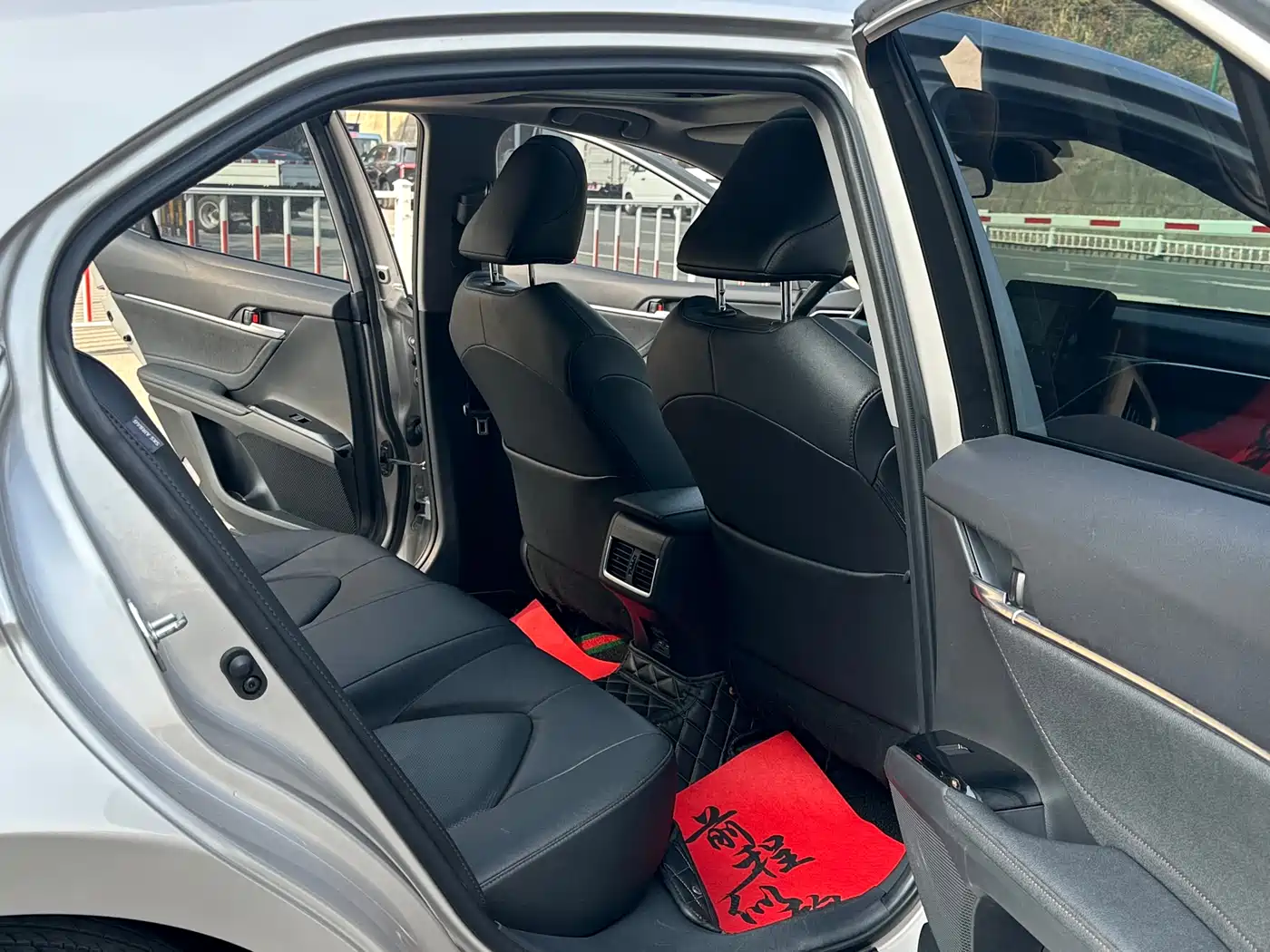Toyota Camry 2021 2.0G Luxury Edition фото 8