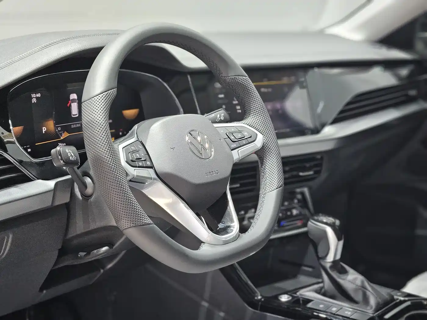 Volkswagen Passat 2025 Outstanding 330TSI Starlight Elite Edition фото 7