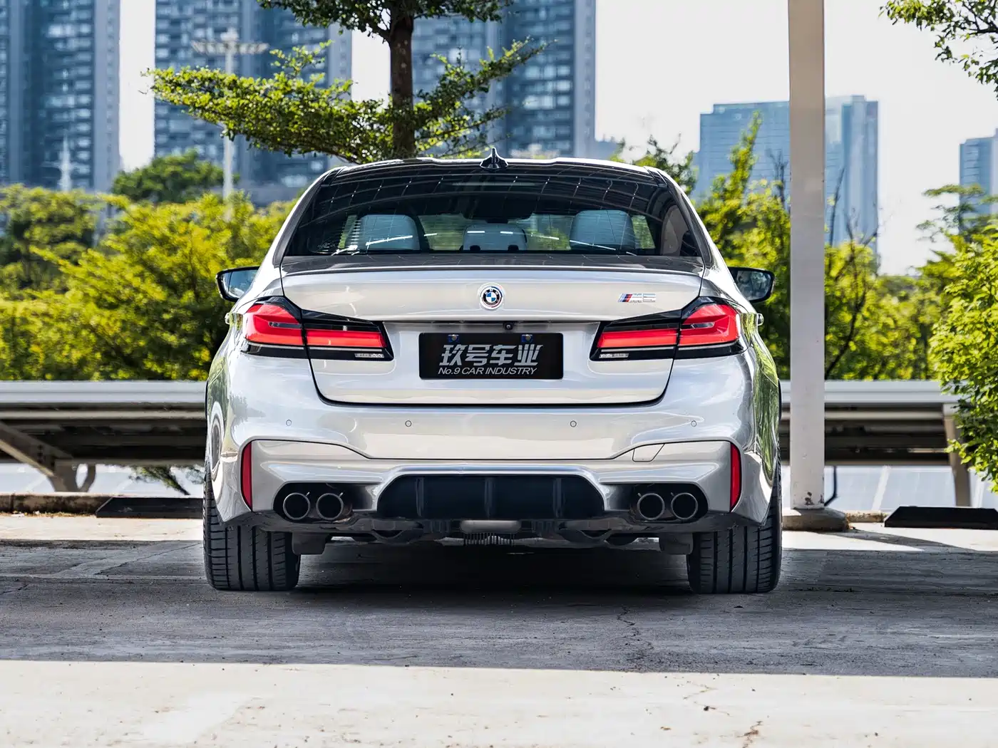 Фото 4 - BMW M5