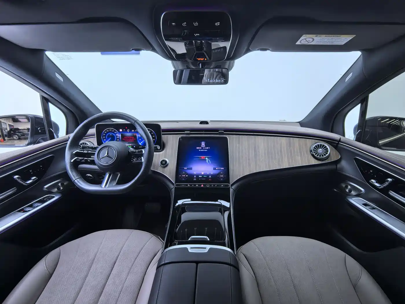 MERCEDES-BENZ EQE SUV