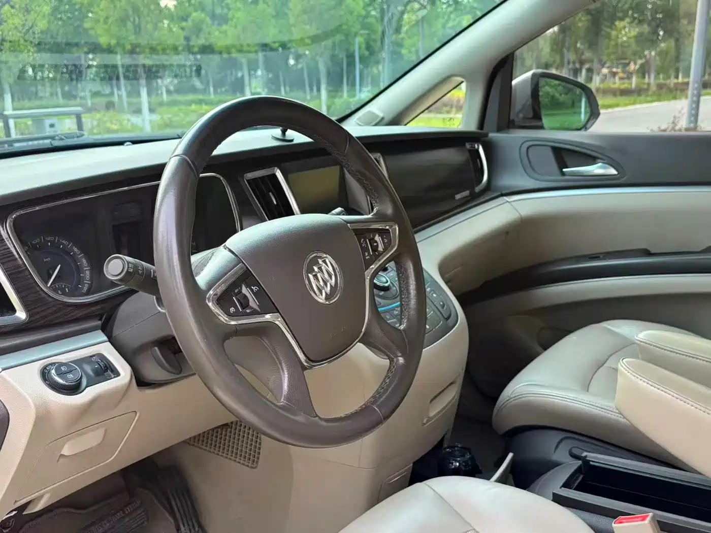 Buick GL8 2012 2011 3.0L XT Luxury Business Flagship