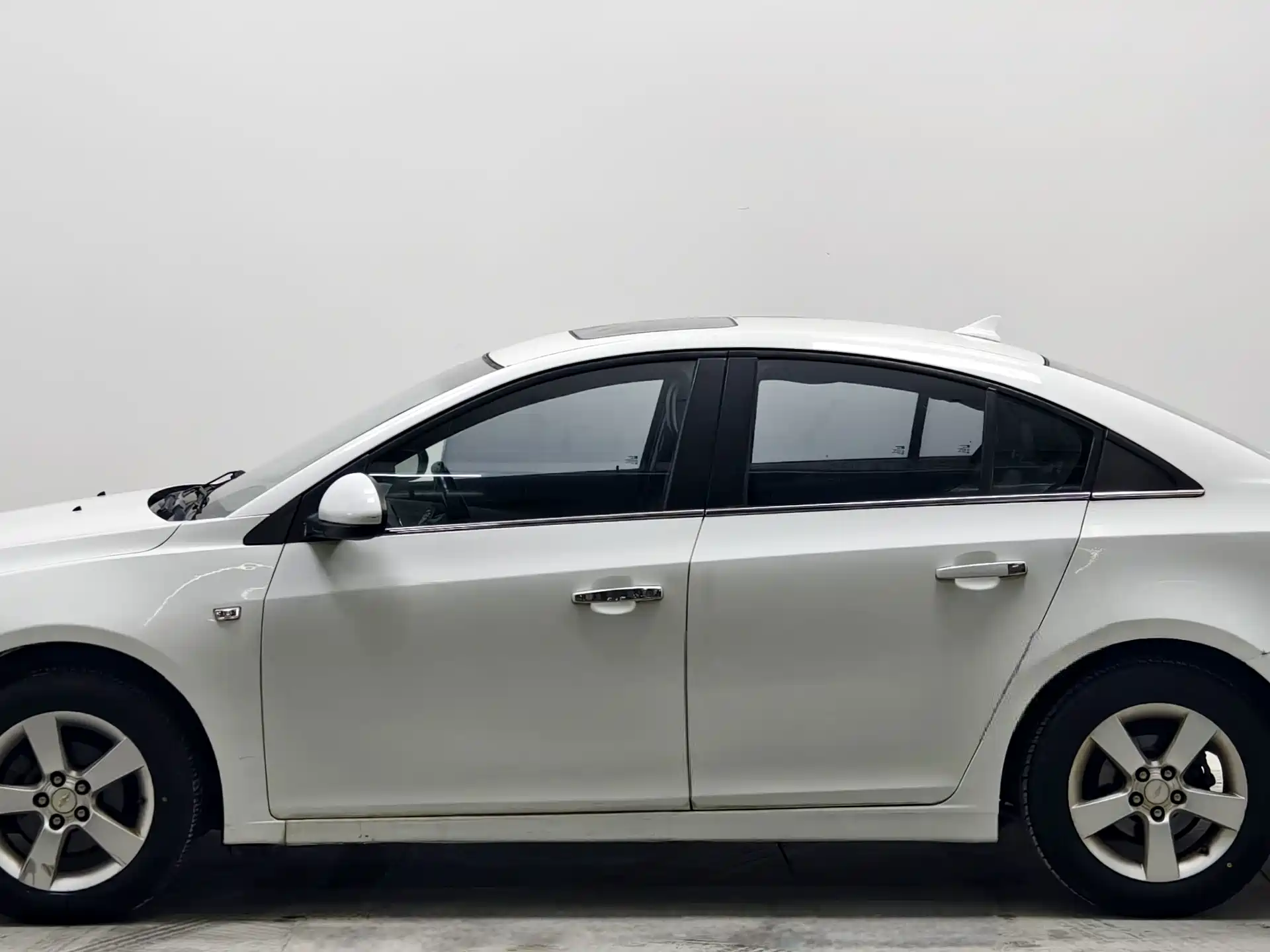 Photo 7 - Chevrolet Cruze