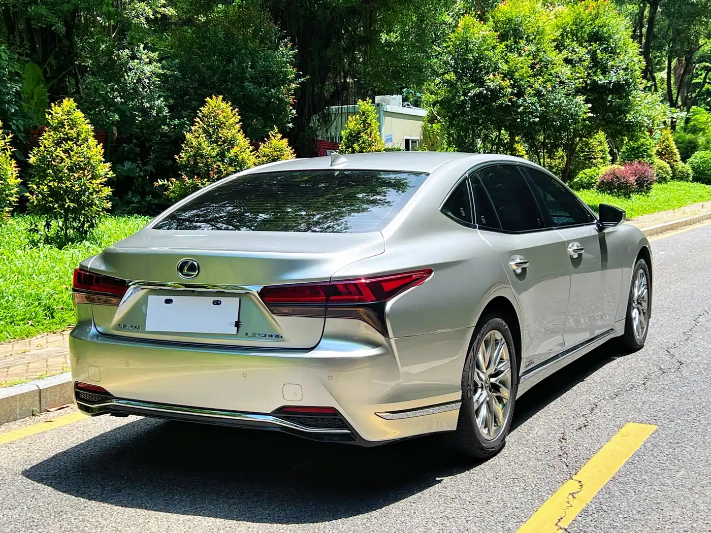 Lexus LS 2022 2021 500h Luxury Edition