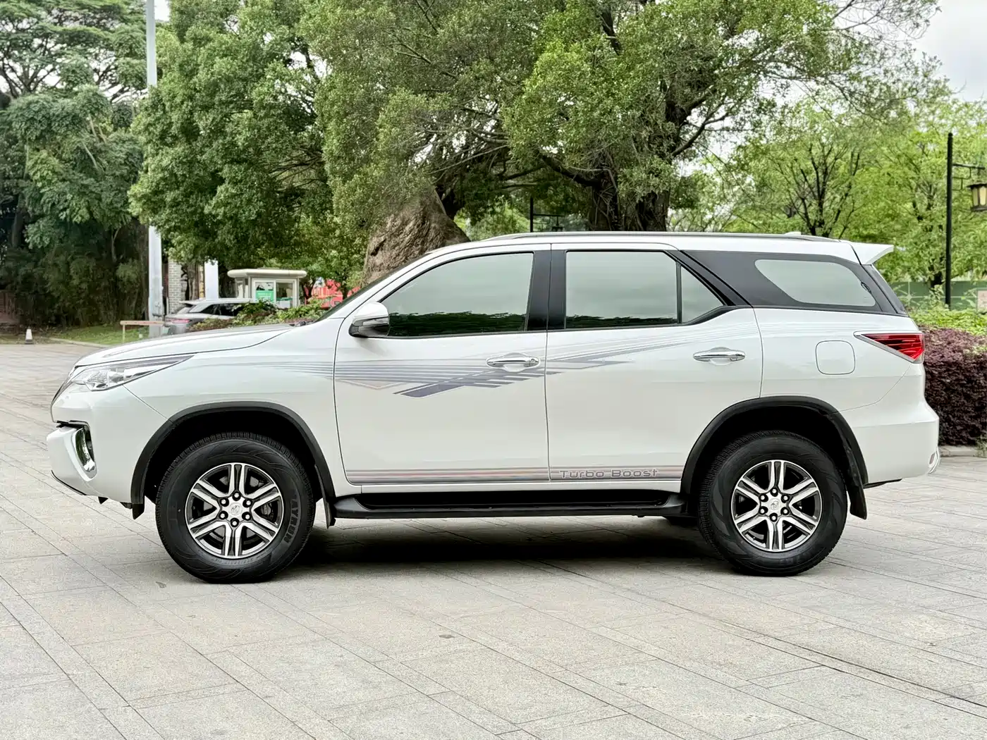 Toyota Fortuner 2016 2.7L Middle East Edition фото 4