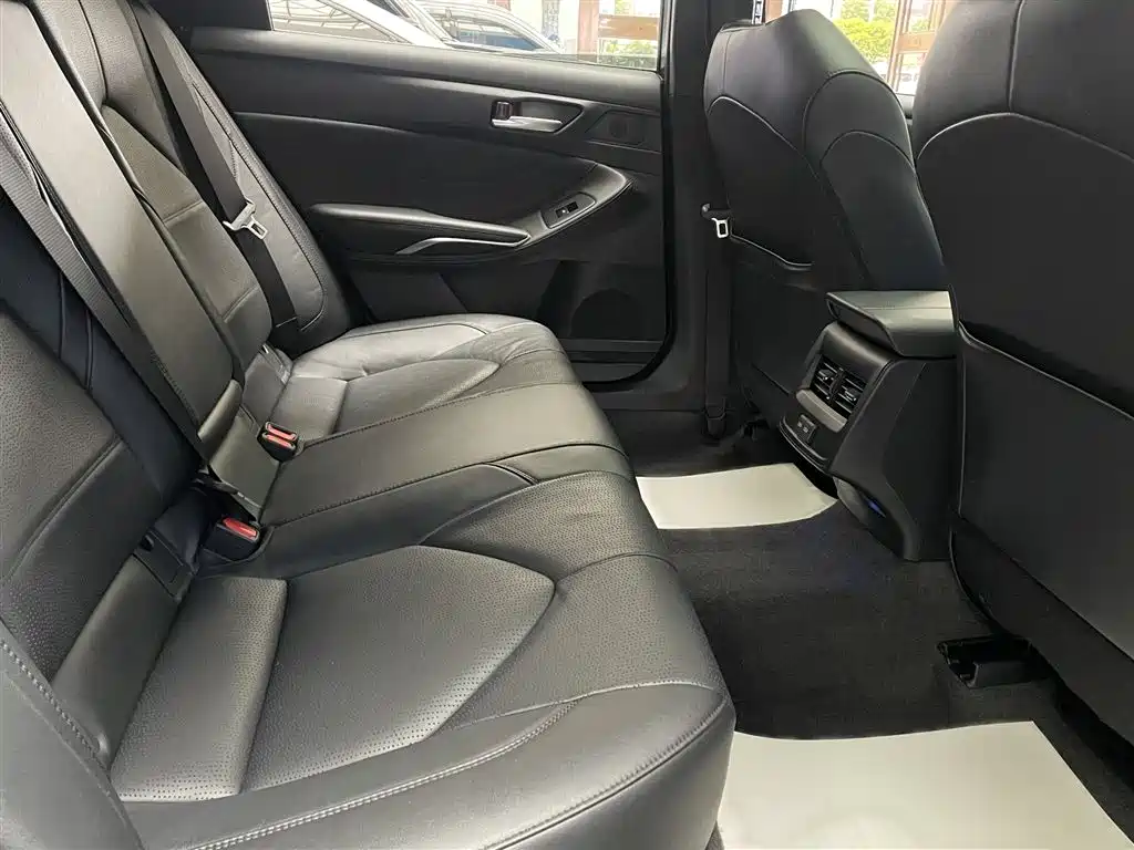 Toyota Avalon 2022 2.0L Luxury Edition фото 22