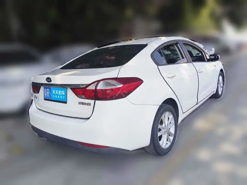 Фото 2 - Kia K3