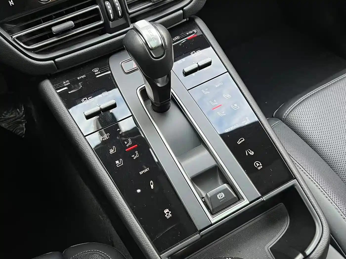 Porsche Macan 2023 Macan 2.0T фото 14