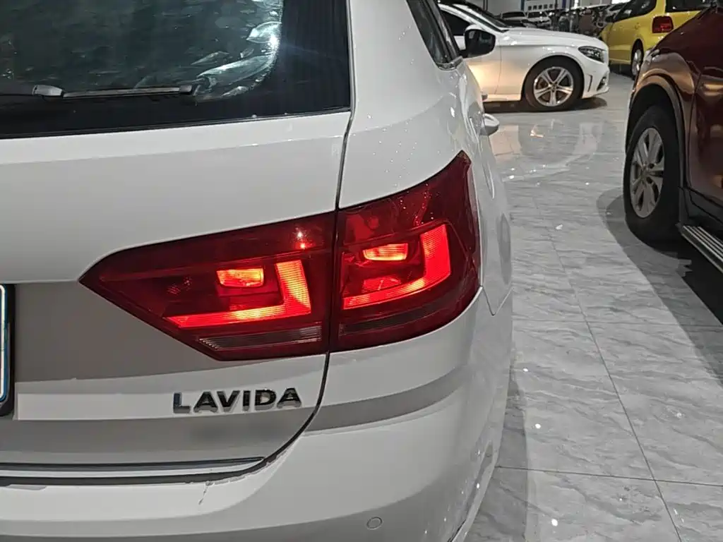 Volkswagen Lavida Tour 2018 2017 180TSI DSG Comfort Edition
