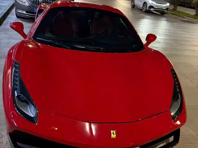 FERRARI 488
