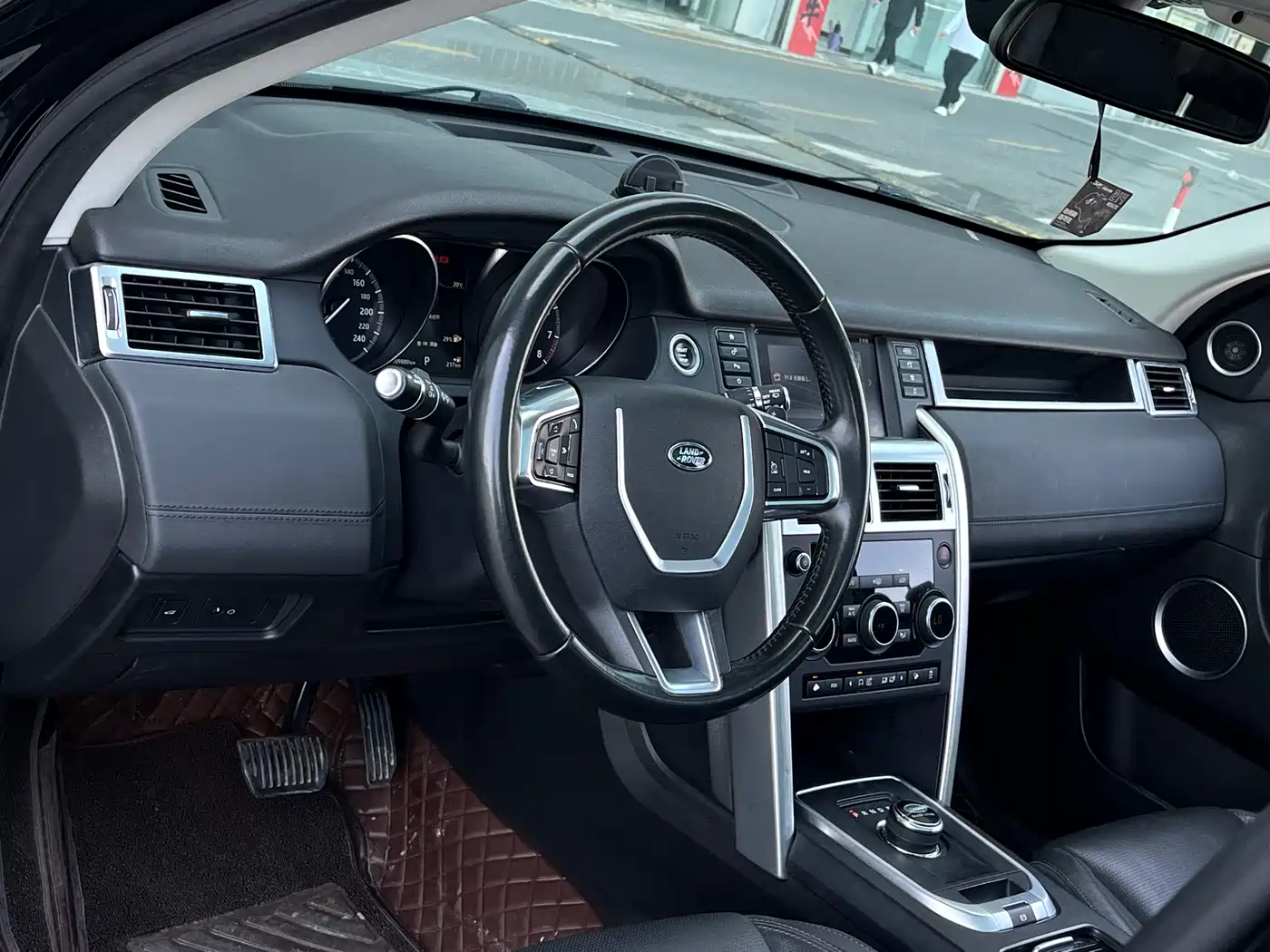 Land Rover Discovery Sport 2017 2.0T SE фото 9