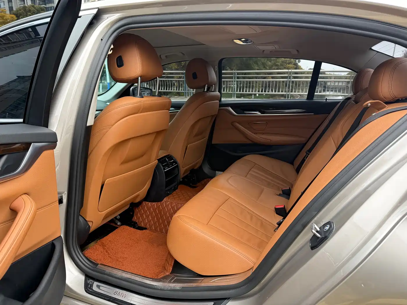 BMW 5 Series 2018 528Li Launch Special Edition фото 15