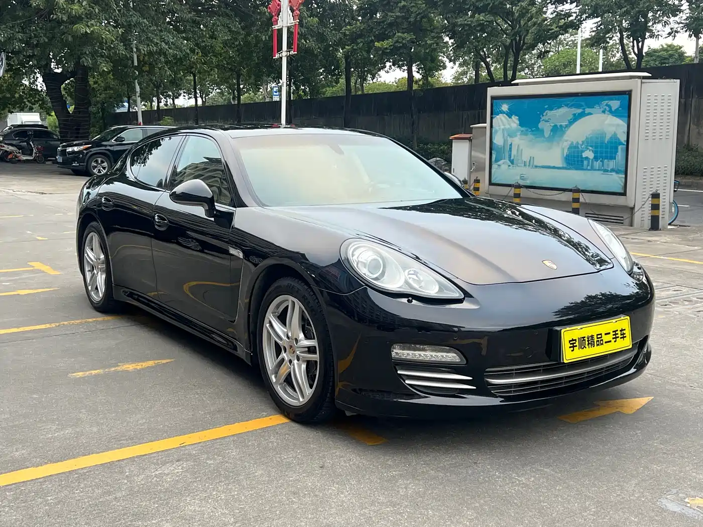 Porsche Panamera 2013 Panamera Platinum Edition 3.6L фото 3