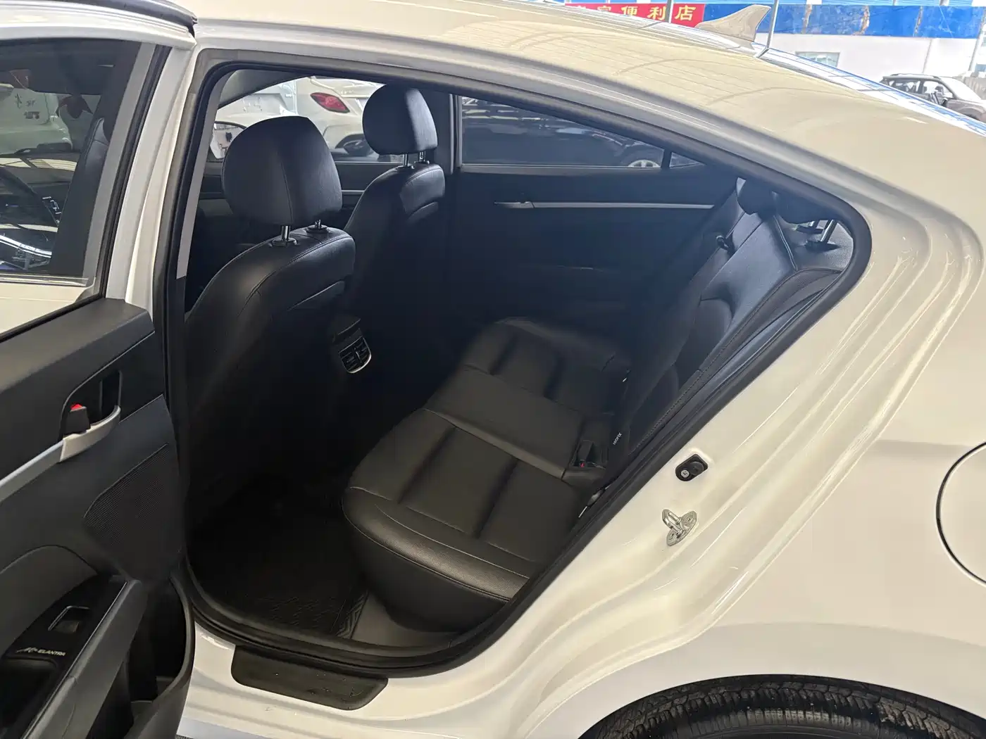 Hyundai Elantra 2020 1.5L CVT Smart Style·Elite фото 9