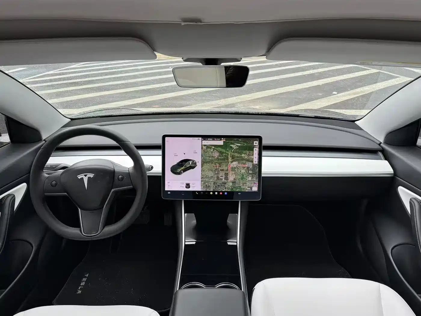 TESLA MODEL 3