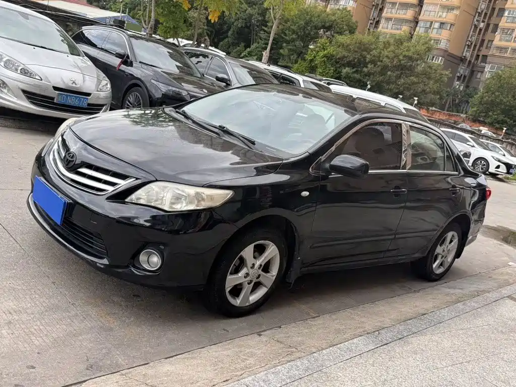 Фото 1 - Toyota Corolla