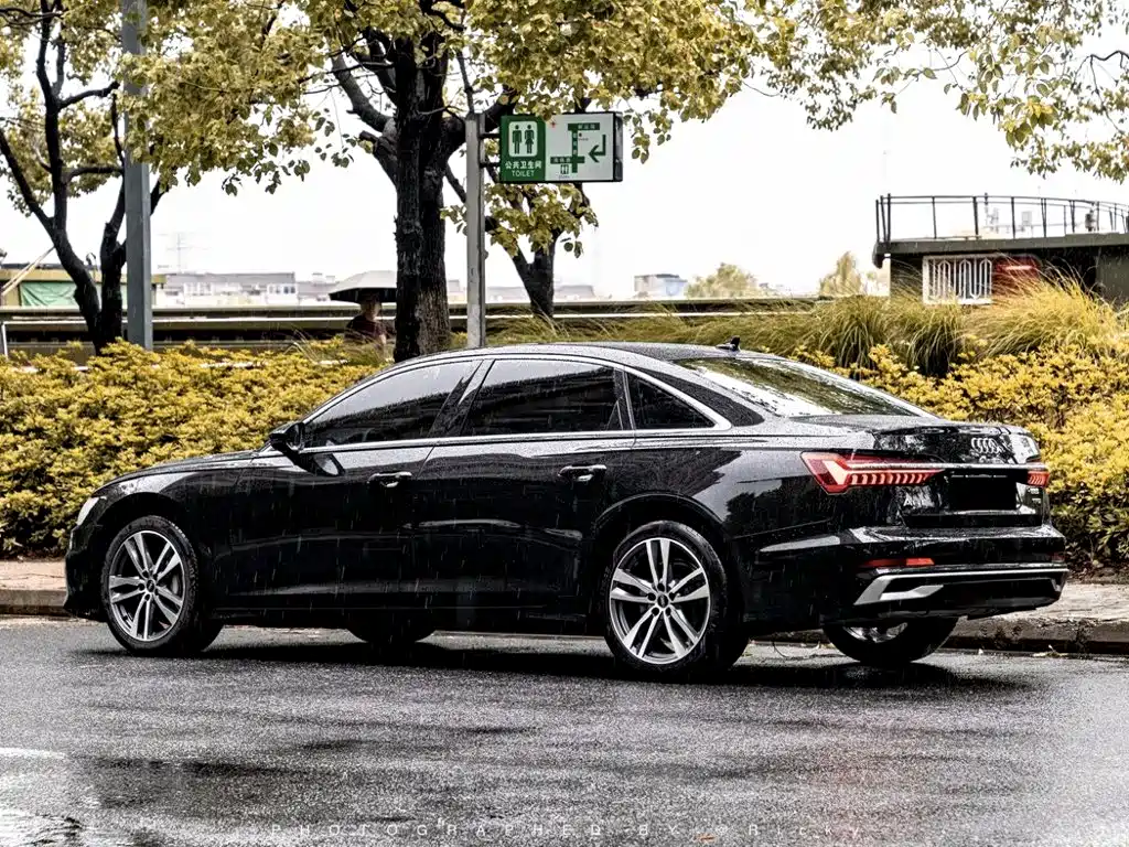 Фото 10 - Audi A6L