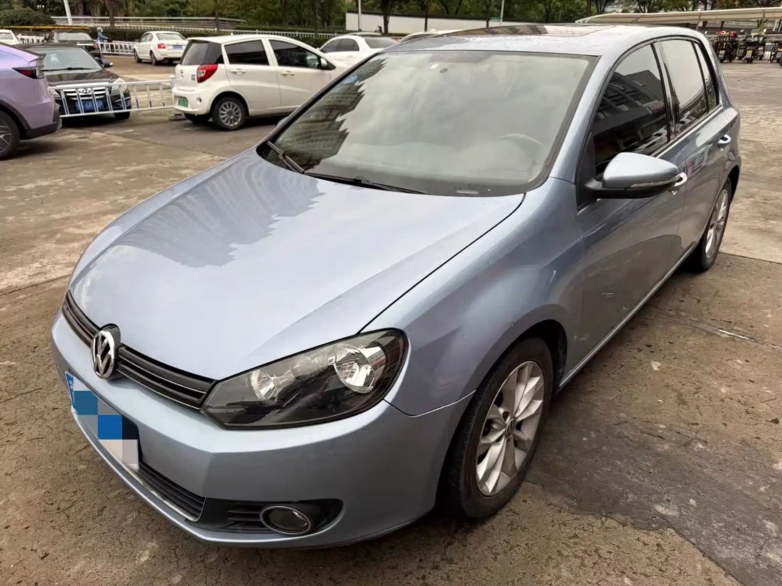 Фото 1 - Volkswagen Golf