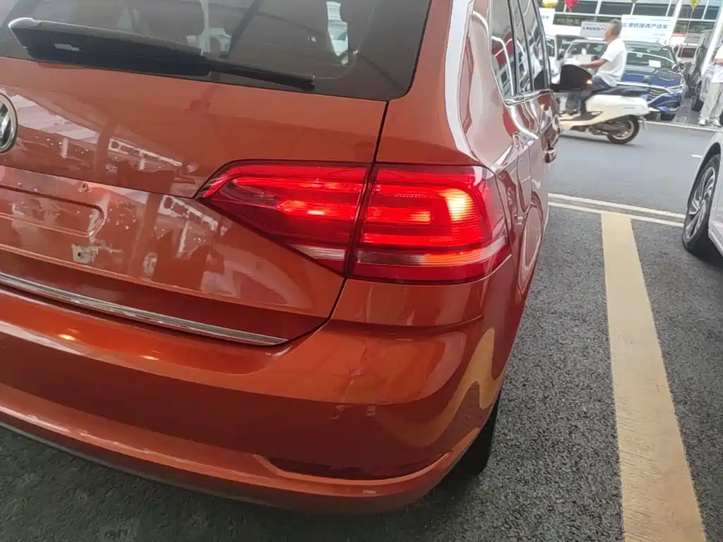 Photo 8 - Volkswagen Santana