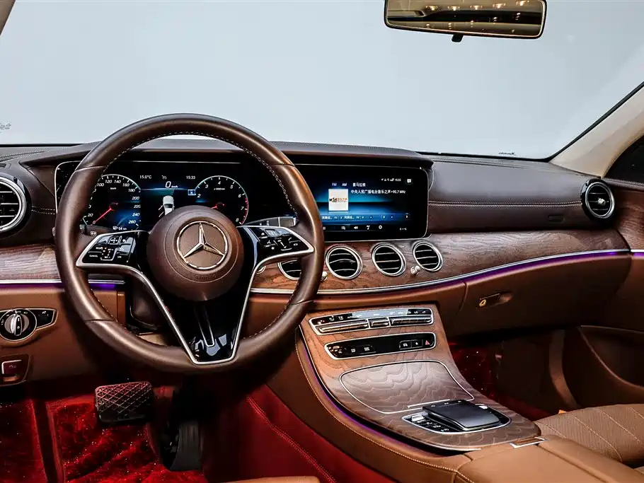 MERCEDES-BENZ E CLASS