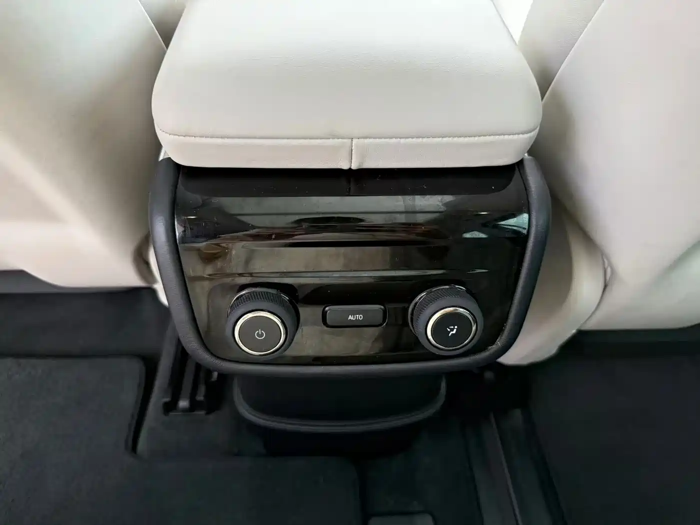 NIO ES8 2018 2018 Founder Edition