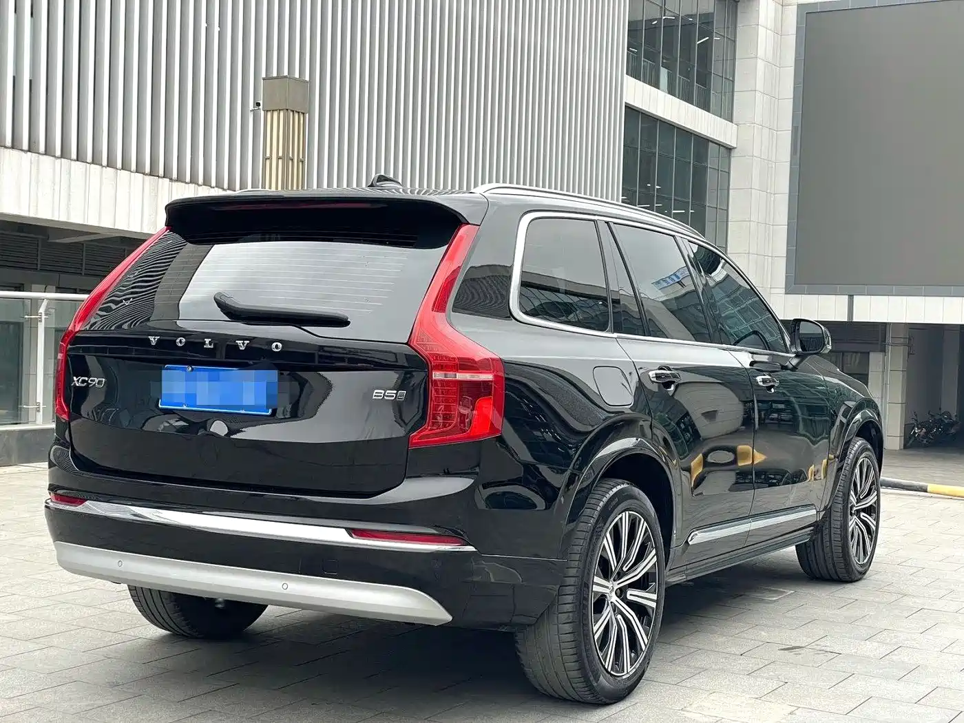 VOLVO XC90