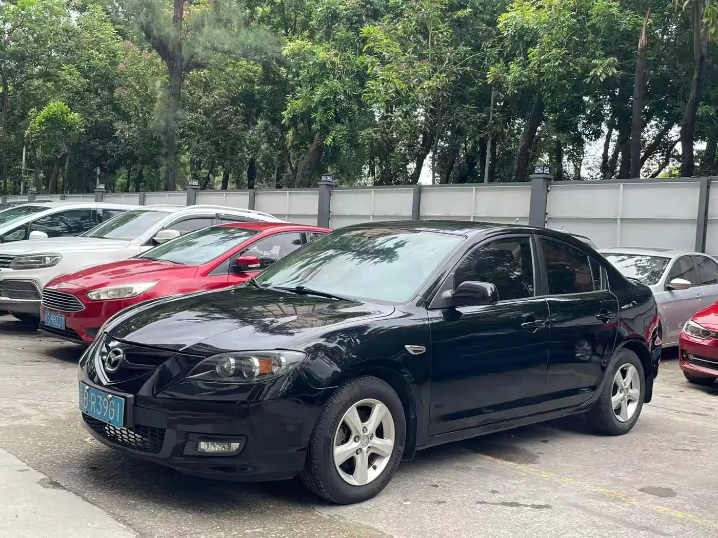 Фото 1 - Mazda 3