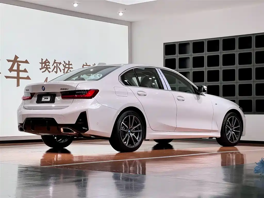 BMW 3-SERIES