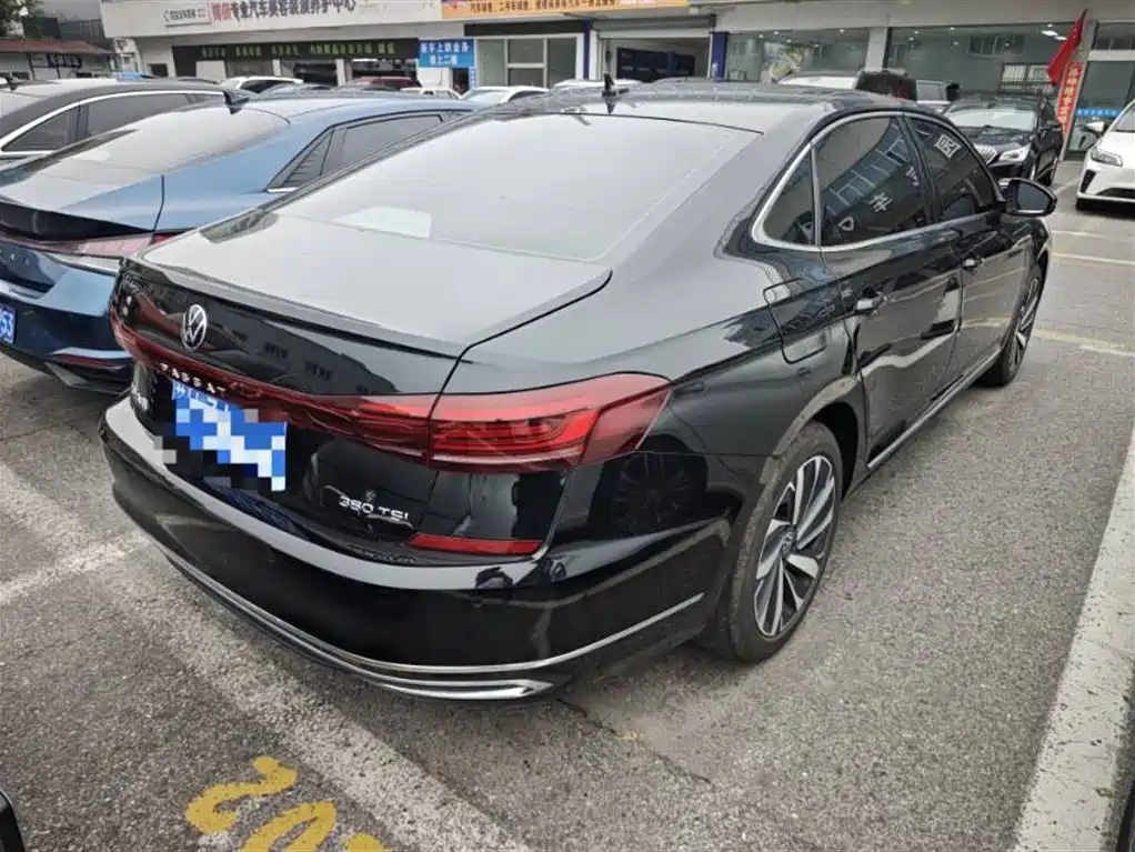 VOLKSWAGEN PASSAT