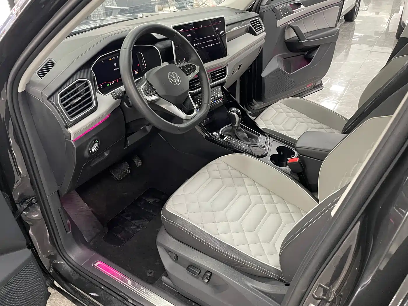 Volkswagen Tayron 2023 280TSI 2WD Luxury Plus Advanced Edition фото 5