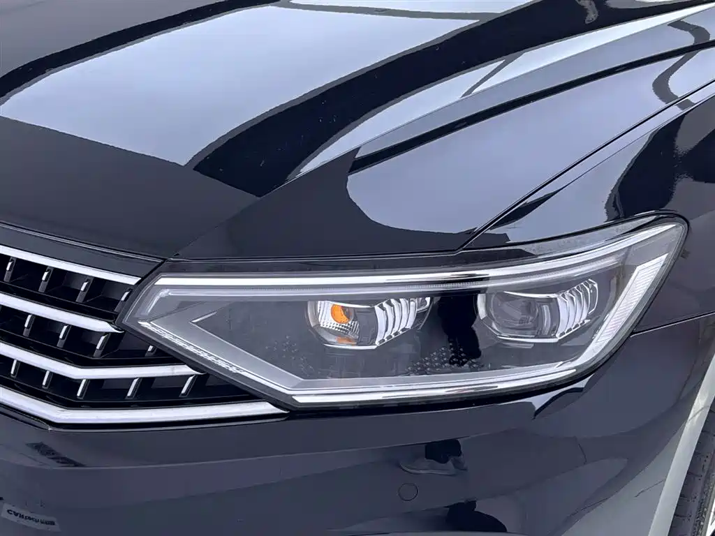 Volkswagen Magotan 2023 2 Million Units Anniversary Edition 330TSI DSG Leading Type фото 12