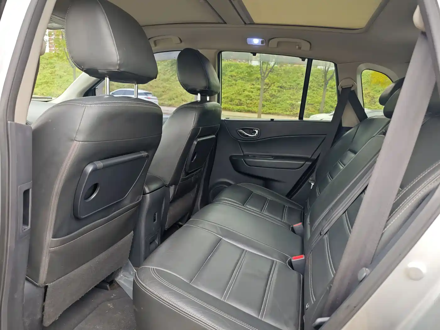 Renault Koleos (Import) 2012 2012 2.5L 4WD Luxury Navigation Edition