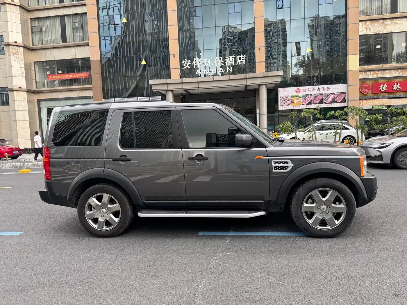 Land Rover Discovery 2005 Model 4.4 V8 HSE фото 3