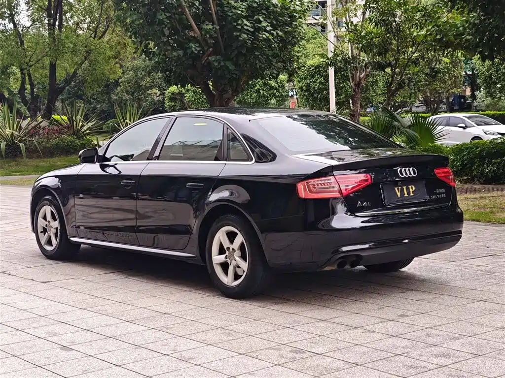 Audi A4L 2013 35 TFSI Automatic Comfort фото 16