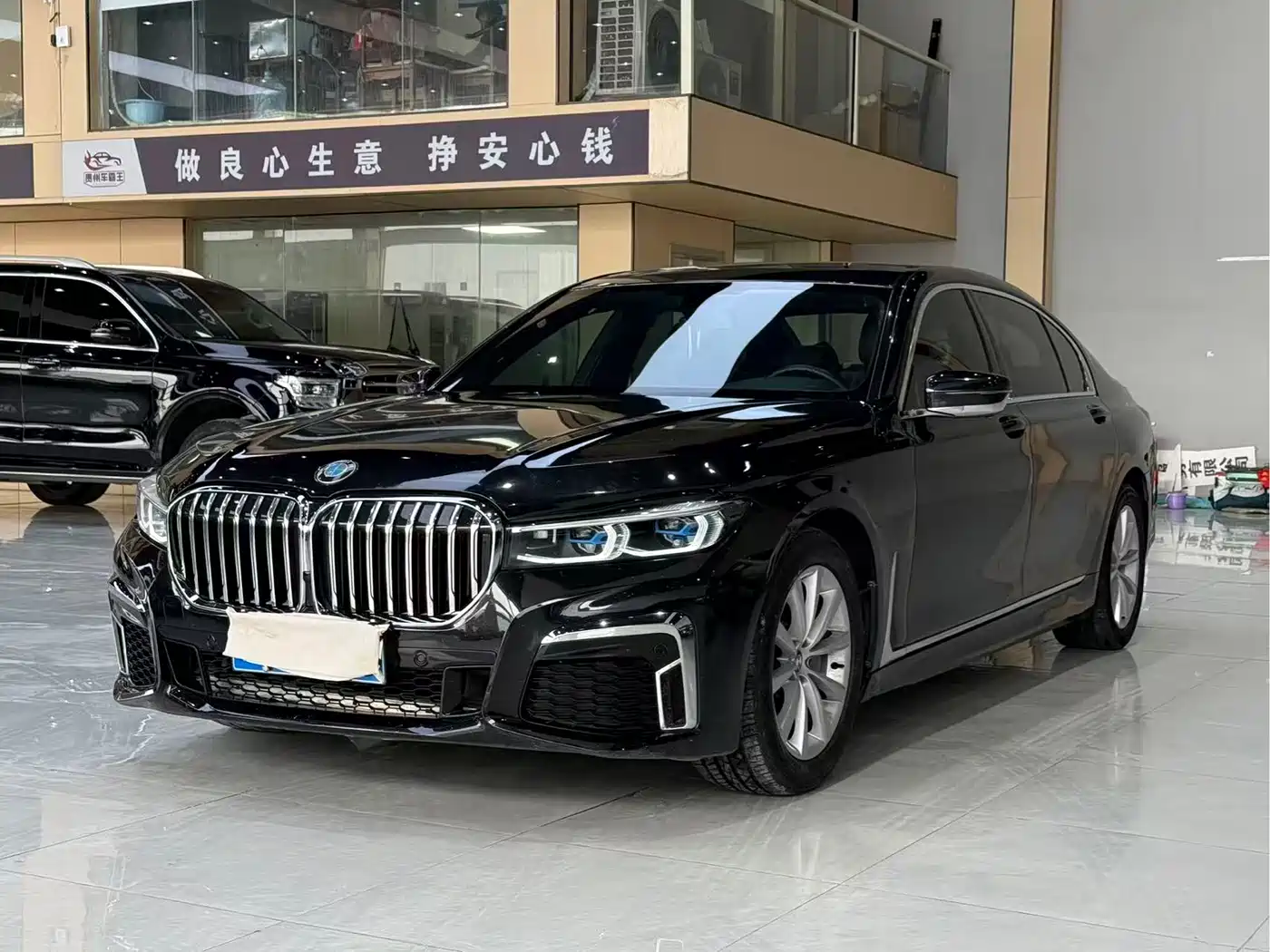 BMW 7 Series 2016 730Li Leading фото 2