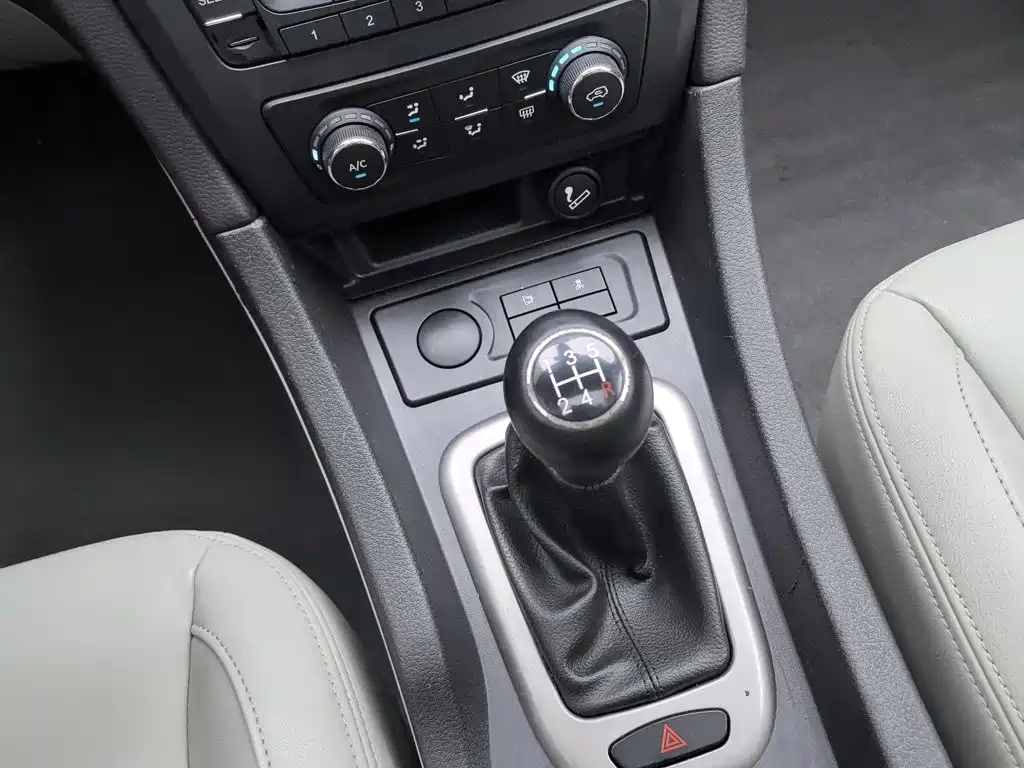Фото 13 - BAIC Senova D50