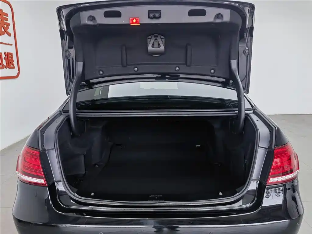 Mercedes-Benz E-Class 2015 E 260 L Luxury фото 16
