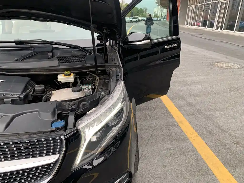 MERCEDES-BENZ V CLASS