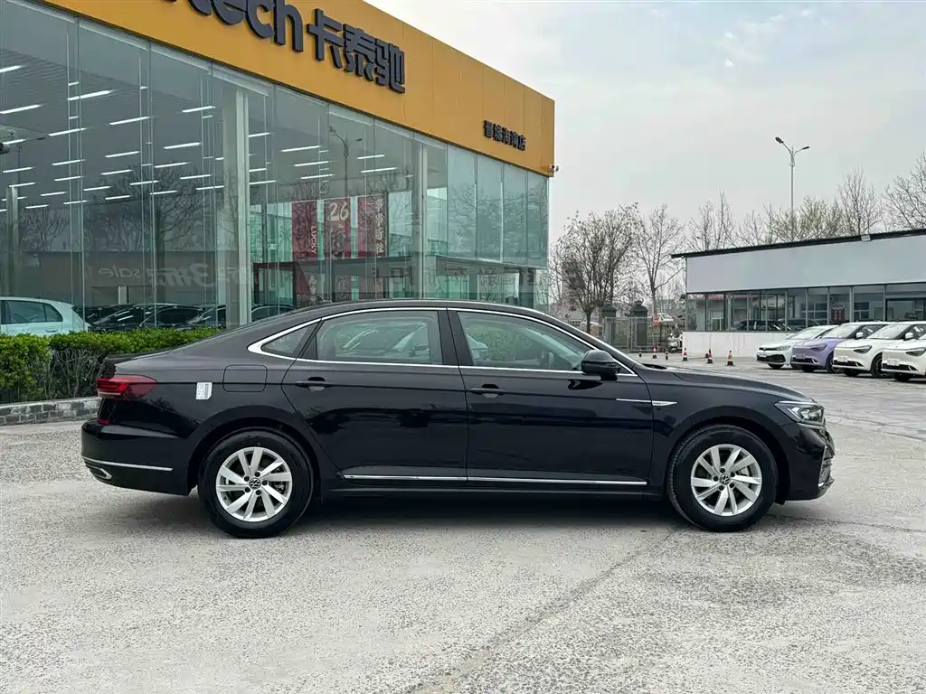 VOLKSWAGEN PASSAT NEW ENERGY