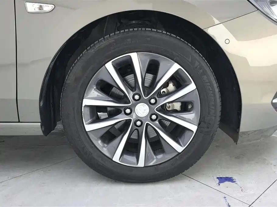 Buick GL6 2018 18T 6-Seater Premium фото 6