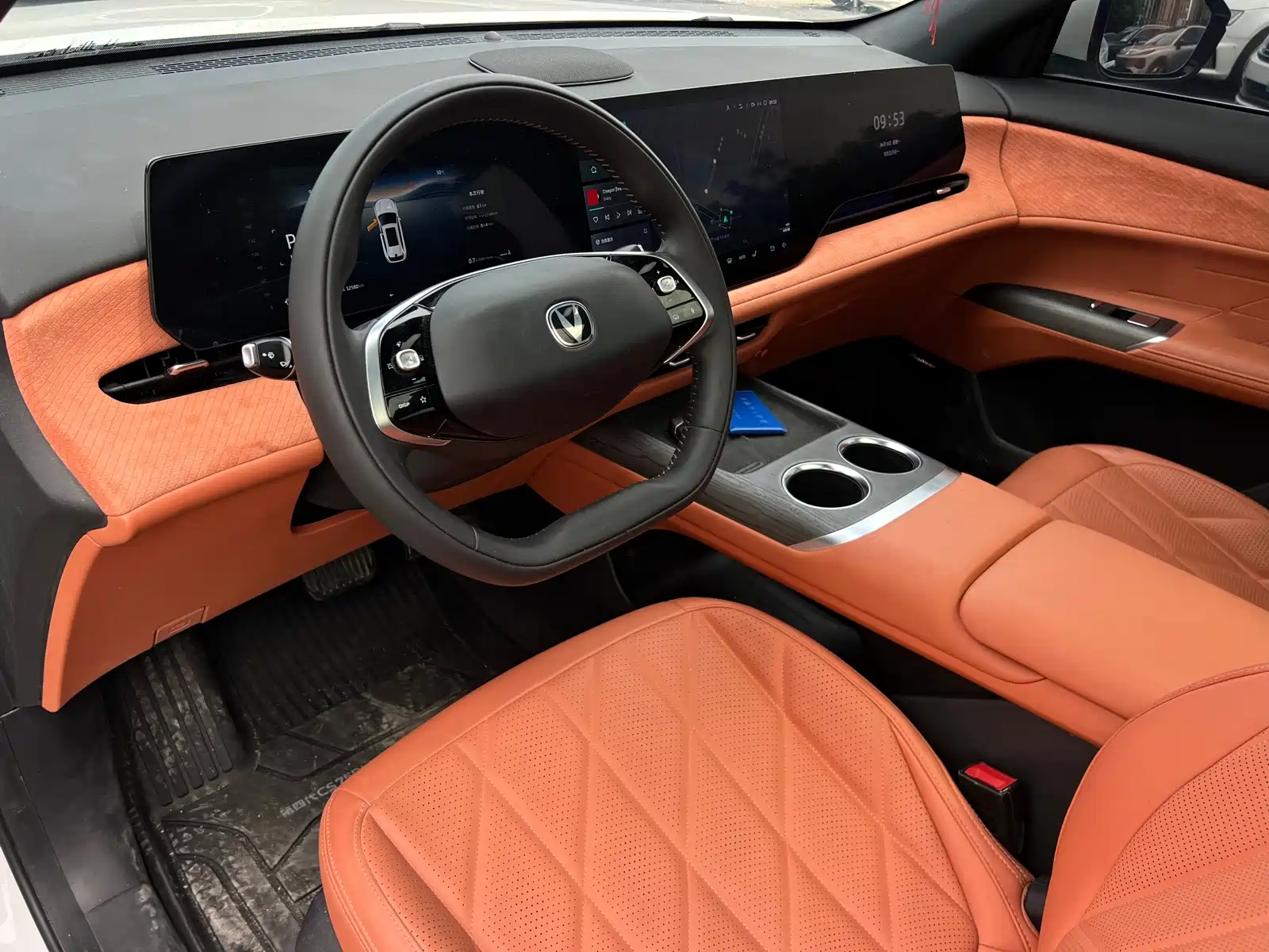 Фото 11 - Changan CS75 PLUS