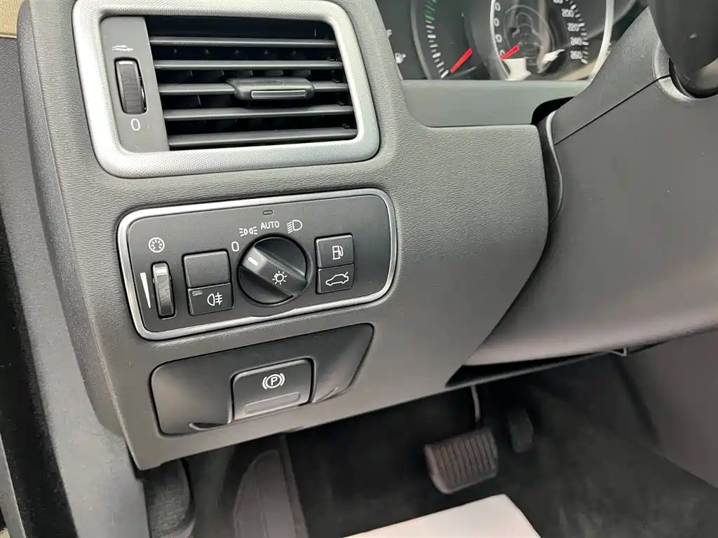 Volvo S80L 2015 2.0T T5 Momentum Edition фото 13