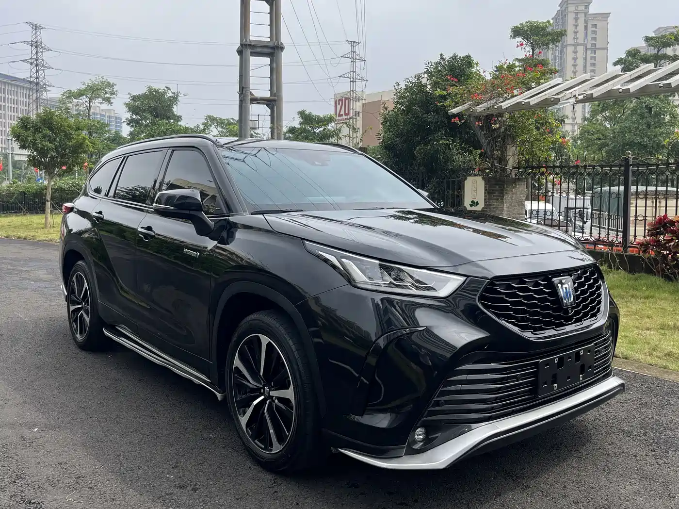 Toyota Crown Kluger 2022 2.5L HEV 4WD Premium Edition фото 4