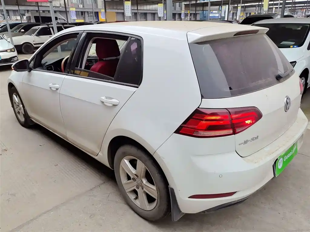 Volkswagen Golf 2018 1.6L Automatic Fashion фото 23
