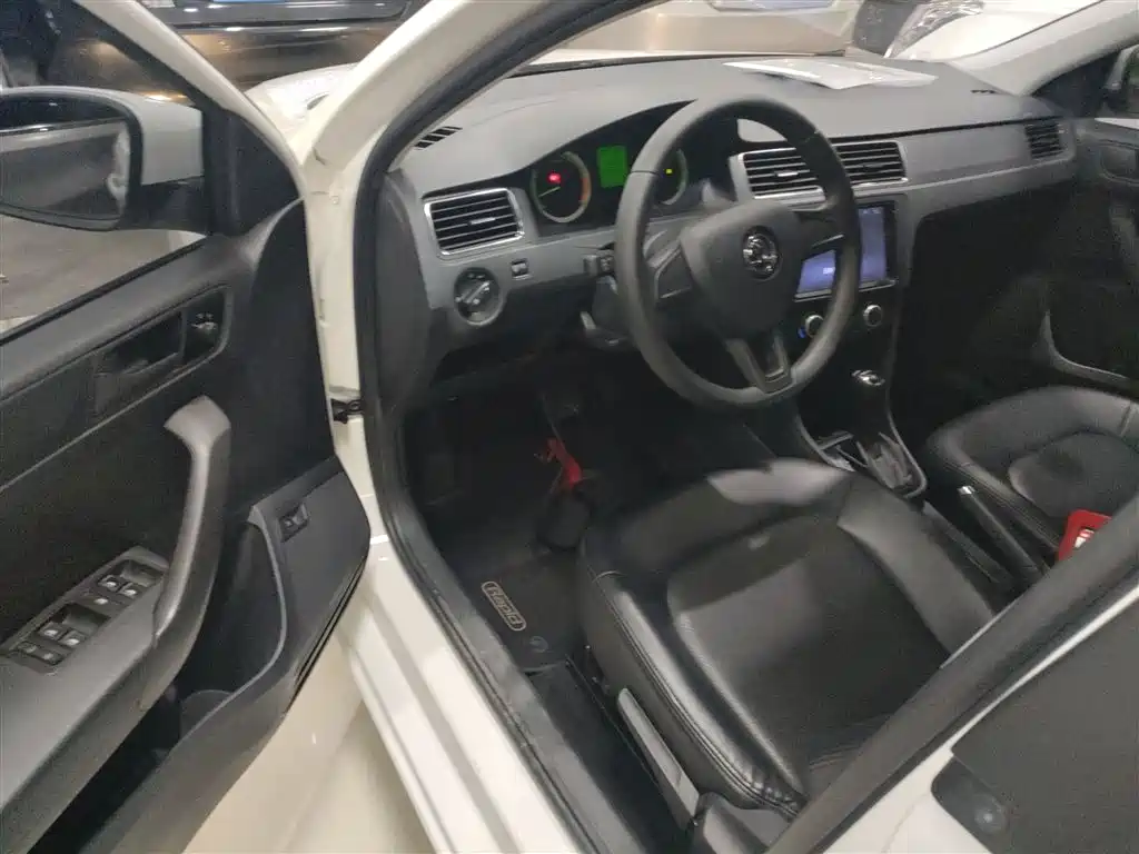 Škoda Rapid 2019 1.5L Automatic Standard Version фото 16
