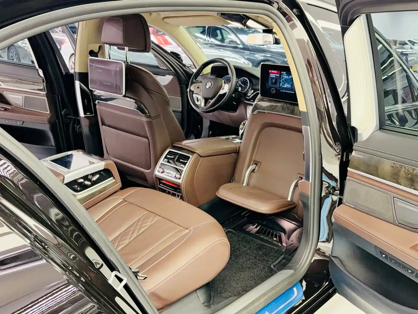 BMW 7 Series 2018 730Li Premium Type Excellence Package фото 18