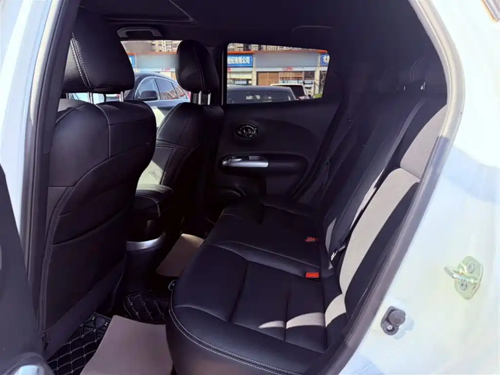 INFINITI ESQ