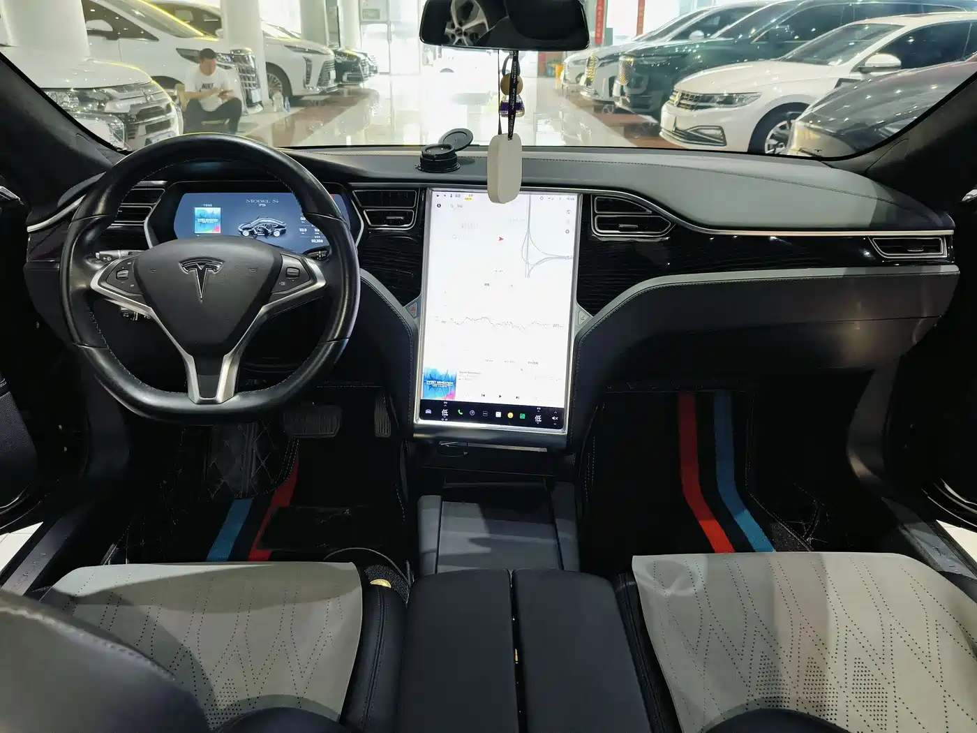 TESLA MODEL S
