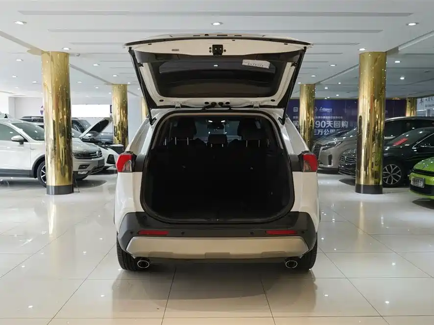 Toyota RAV4 Rongfang 2024 2.0L CVT FWD Style Edition фото 7