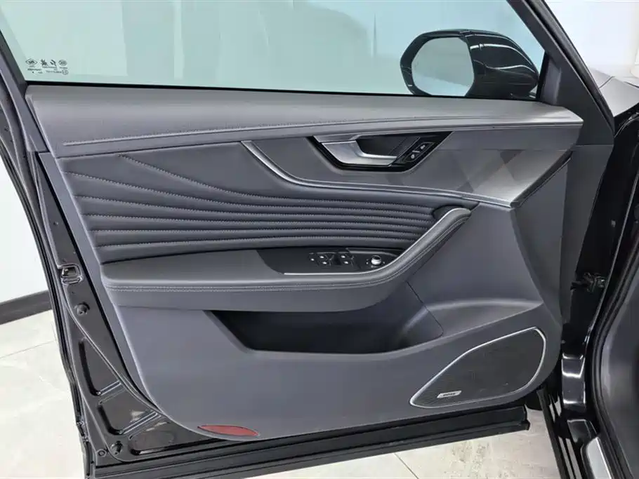 Hongqi HS5 2023 2.0T Flag Enjoy Pro Edition фото 7