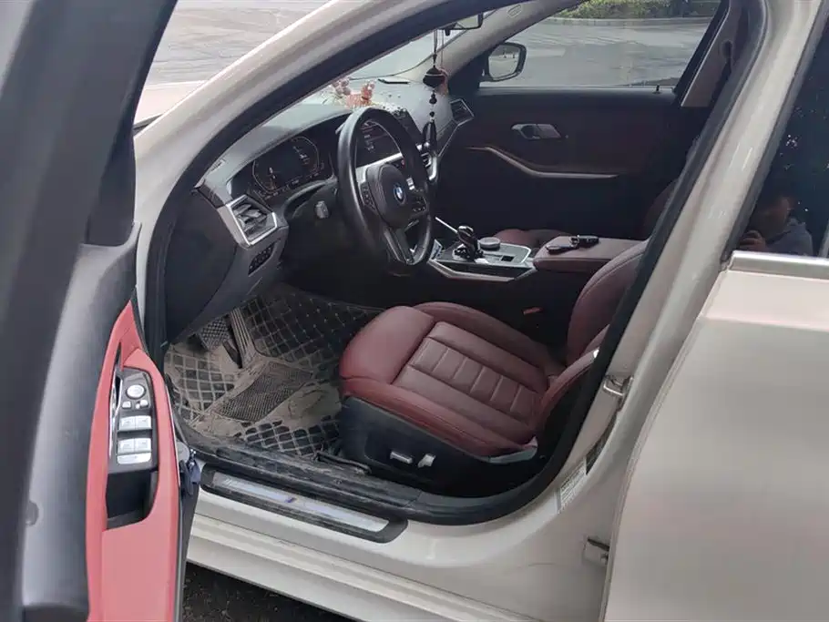 BMW 3 Series 2021 325Li M Sport Package фото 9